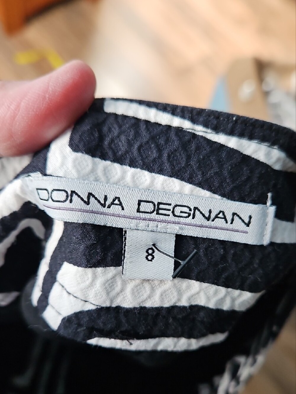 Donna Degnan Black & White Geometric Mini Skirt Size 8 - Picture 5 of 9